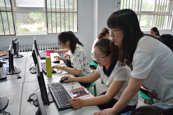 4会计电算化现场指导.JPG 4会计电算化现场指导.JPG