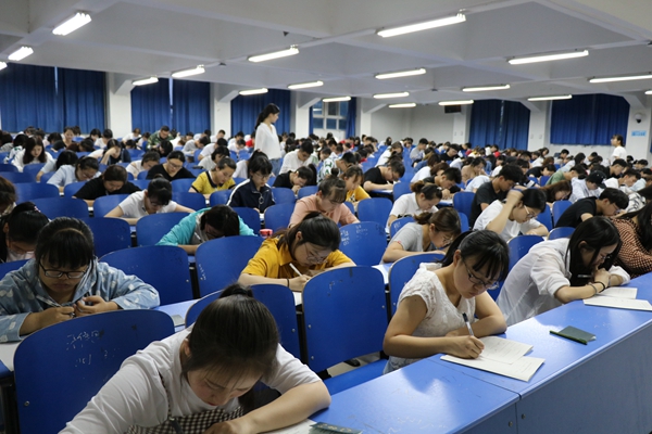 7. 期中考试巡查.jpg