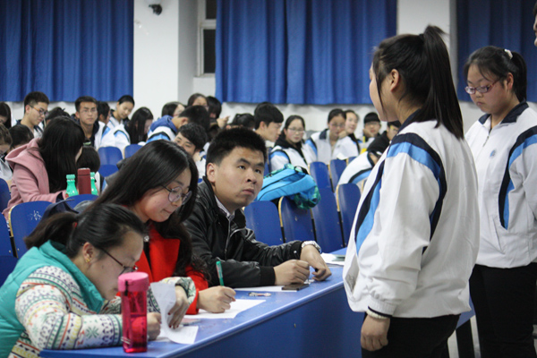 3小组答辩.JPG 3小组答辩.JPG