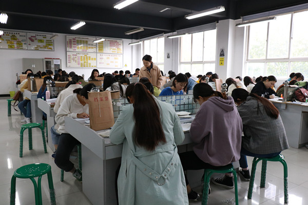 会计综合实训上课情况 (2).JPG 会计综合实训上课情况 (2).JPG