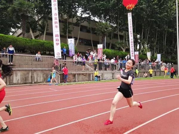 2.运动员风采1.jpg 2.运动员风采1.jpg